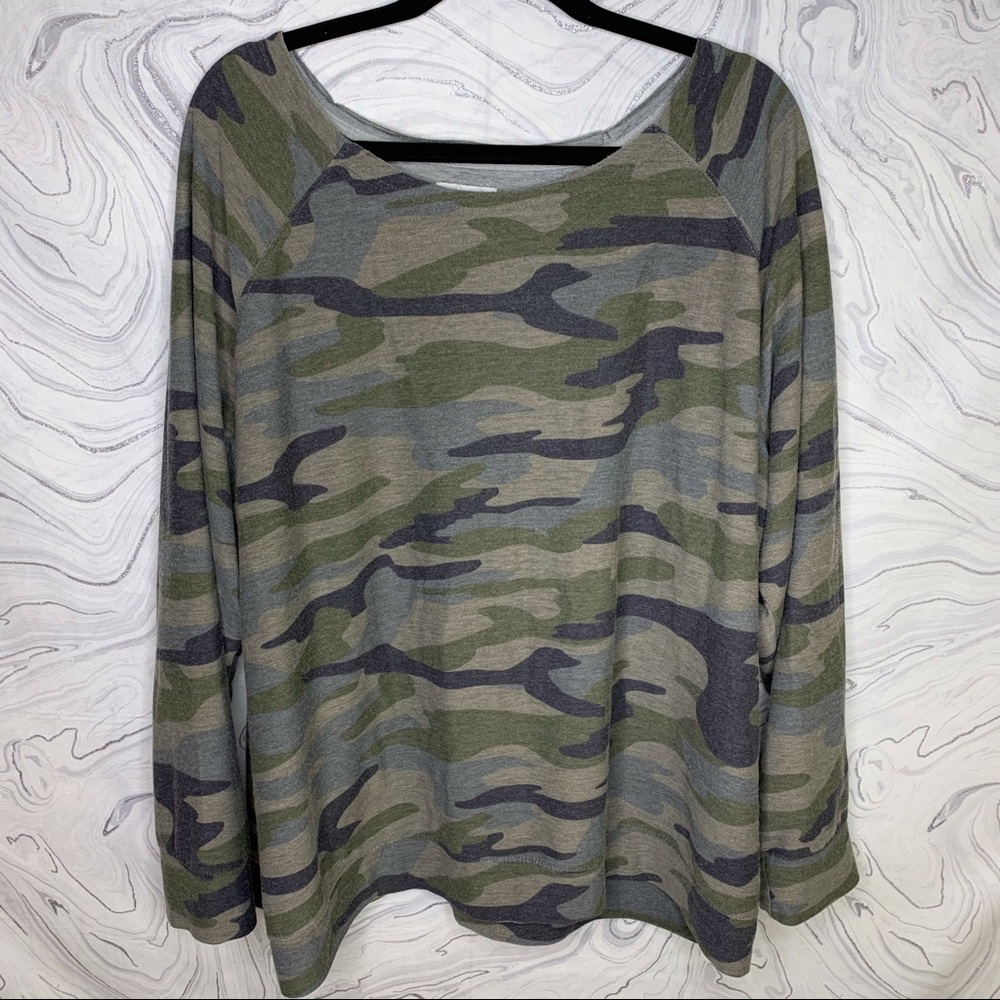 Maurice's Raw Edge Camo Pullover 2XL